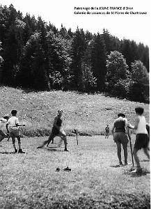 COLO JEUNE FRANCE Jeux sur le pre2